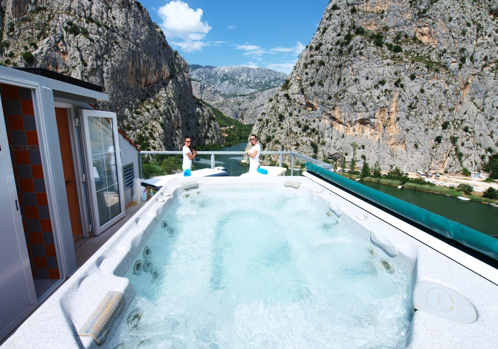 hotel villa dvor omiš kroatien